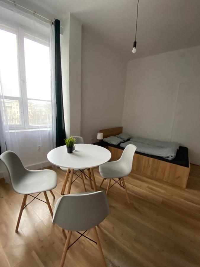 Cozy And Cheap Room In Old Town Krakow Bilik gambar